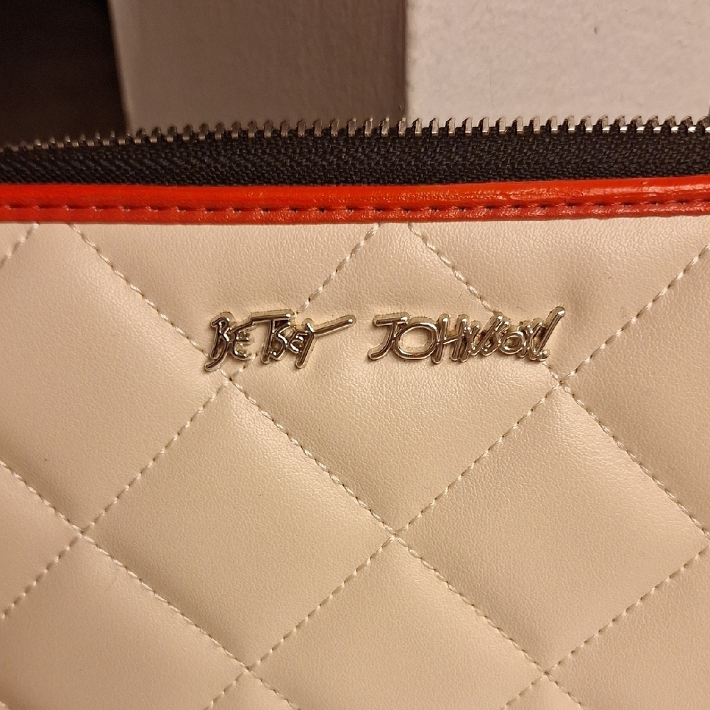 Betsey Johnson Cream Quilted Wristlet with Red Trim - Picture 2 of 5